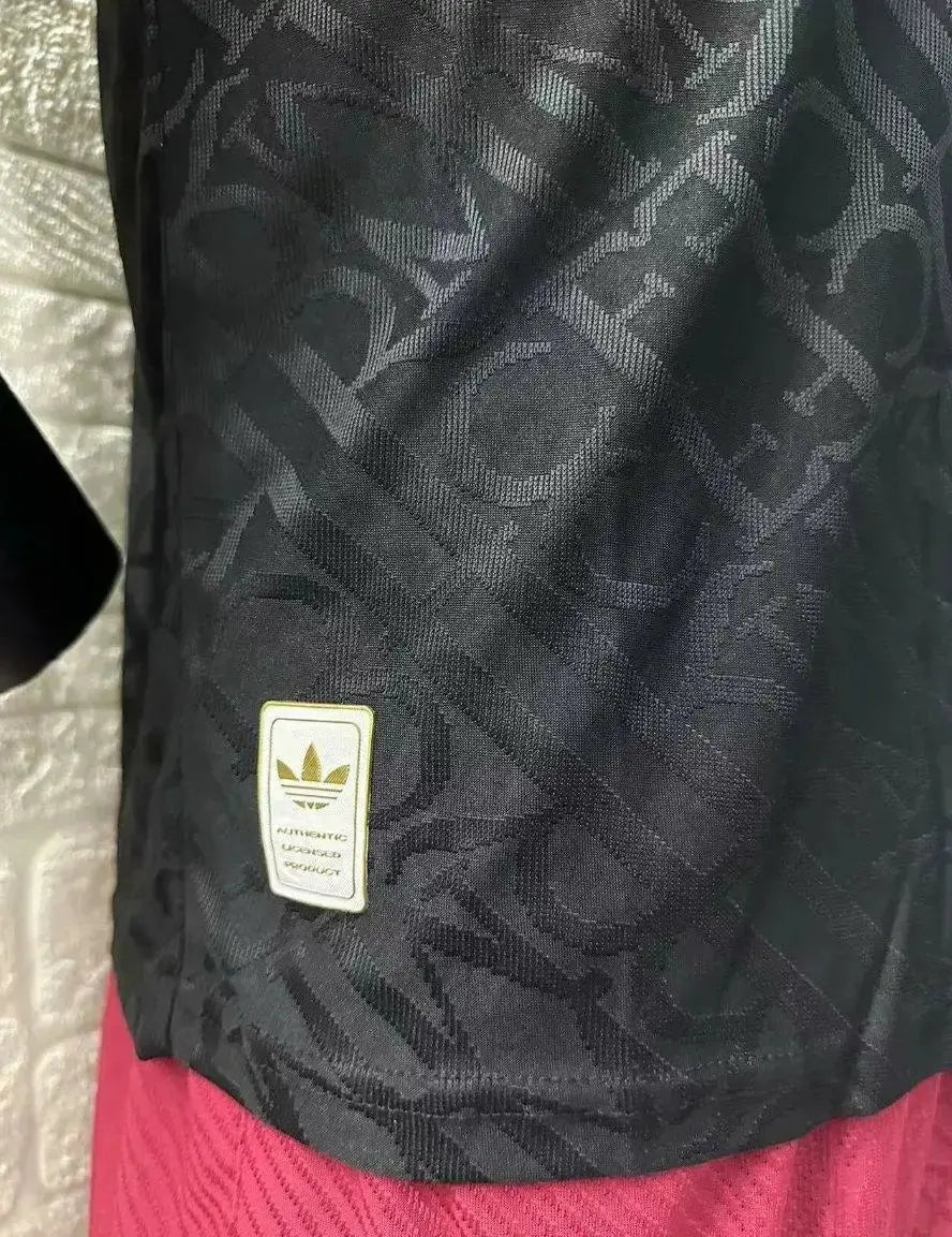 Maillot Real Madrid "Black" Avant-Match 2024/2025 JanaFoot