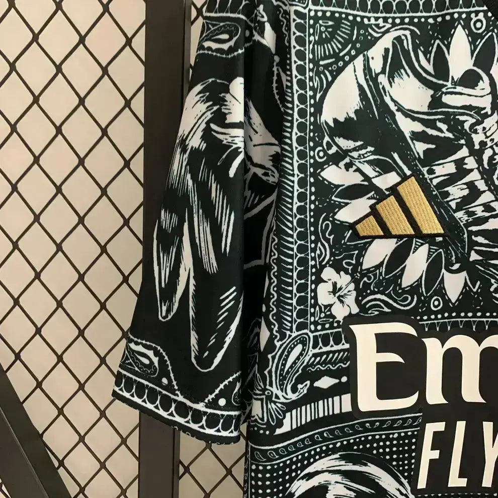 Maillot Arsenal Concept "TOTALEMENT NOIR" 2025 Yama